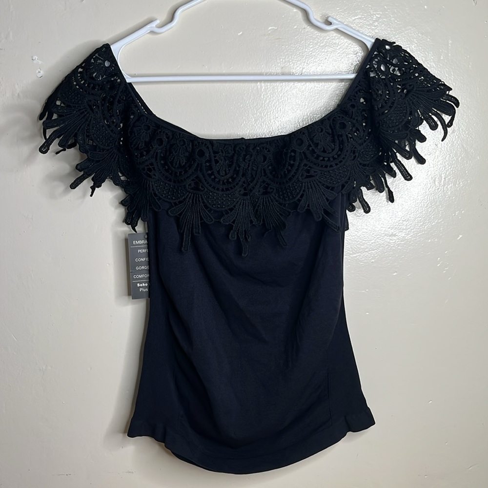 Soho lady off the shoulder crochet lace detail